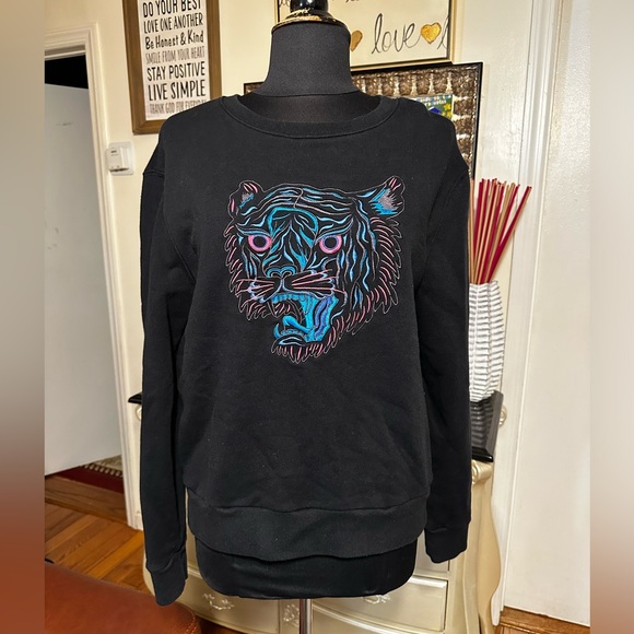 TNA BEAUTIFUL 😍 🦁 DISIGN DETAILS SWEATERSHIRT SIZE M IN EXCELLENT CONDITION - Picture 1 of 12